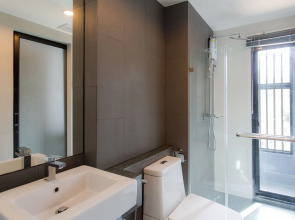 6th Avenue Surin Beach