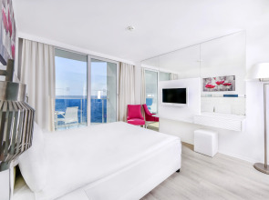 Le Bleu Hotel & Resort