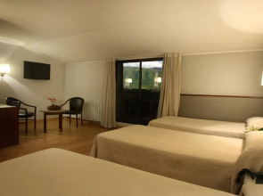 Отель Comtes d'Urgell