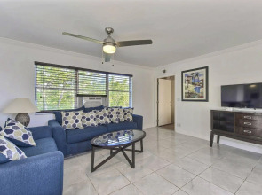 Sea Beach Plaza - Near Jungle Queen Riverboat