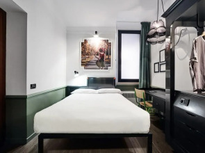 Hostel Generator Rome