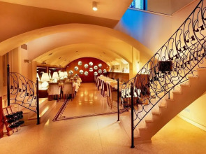 Roset Hotel & Residence