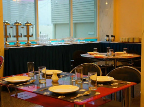 J TWO S Pratunam Hotel