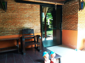 Kaengkrachan Boathouse Paradise Resort