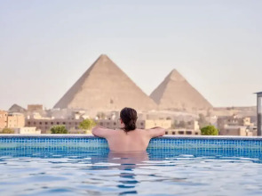 New Pyramid Front Hotel