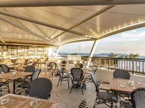 Feliz Hotel Boracay Managed by Enderun Hotels