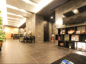 Hotel Live Max Yokohama Motomachi Ekimae