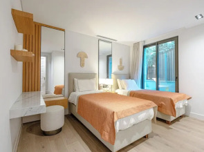 3-Bedroom Beachfront Villa with Hotel Amenities