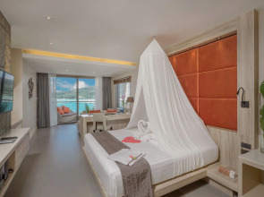 Cape Sienna Gourmet Hotel & Villas