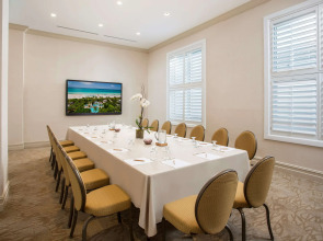 The Palms Hotel & Spa