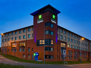 Holiday Inn Express London Luton Airport by IHG