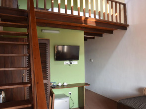 Manudi Glenfallsedge Rest