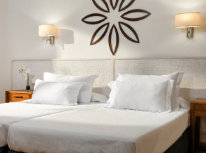 H10 Delfín - Adults Only