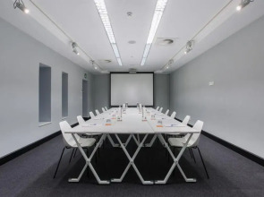 Отель Room Mate Valeria