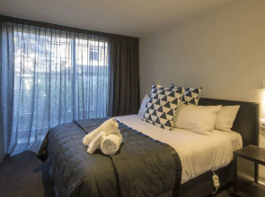 15 Melbourne by Staysouth