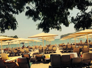 Melissa Moment Apart