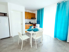 Tropicana Suites Deluxe Beach Club & Pool