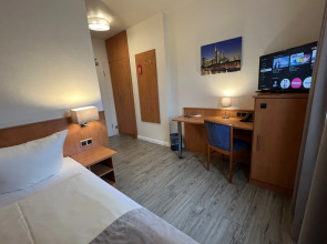 Hotel Niederraeder Hof