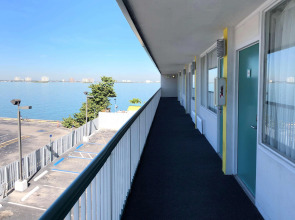 Palm Tree Club Miami Hotel