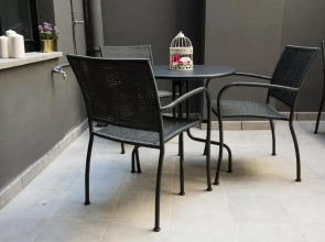 Airhostel Barcelona Airport 24h