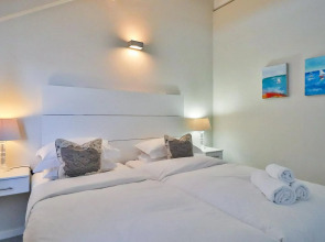 Отель Whale Coast All-Suite-Hotel