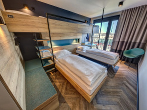 Schulz Hotel Berlin Wall at the East Side Gallery