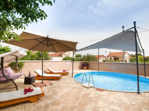 Pool Apartment Bakija 2