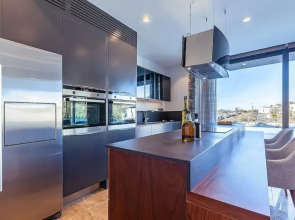 7 Deluxe - Seductive Style and Serenity