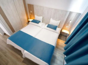 Apartamentos Blue Star
