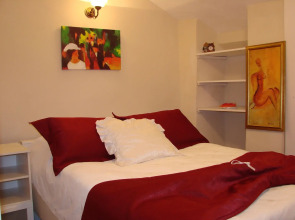 Tom Square Boutique Hotel