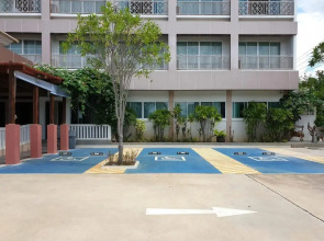 Swan Lake Hotel Sattahip