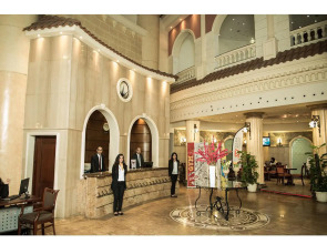 Cherry Maryski Hotel