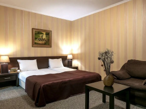 Maxim Boutique Hotel