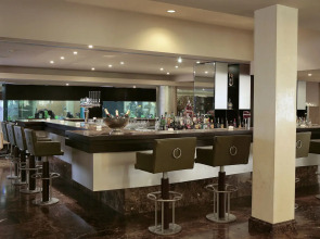 Adams Beach Hotel & Spa