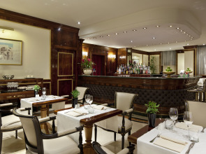 Отель UNAHOTELS Scandinavia Milano