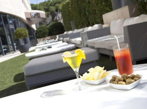 Hotel Maydrit Airport