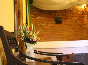 Under the coconut tree - Hostel