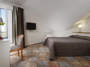 Isola Sacra Rome Airport