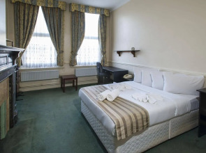 Hampton Court Palace Hotel