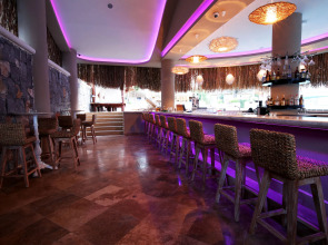 The PINEHILL Hotel & Suites