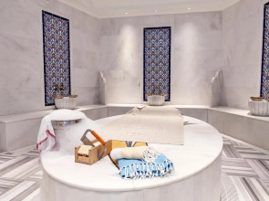 Les Ambassadeurs Marina Hotel & Casino