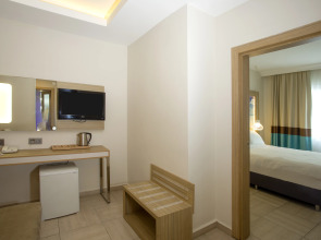 Отель Blue Bay Platinum