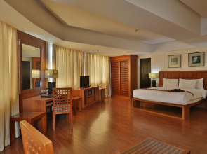 Crown Regency Hotel and Towers