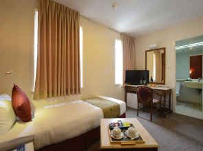 YMCA Three Arches Hotel