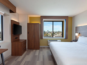 Holiday Inn Express Los Angeles Airport by IHG