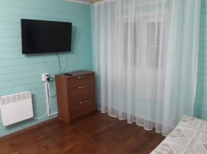 Домик у озера