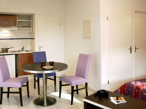 Adonis Carcassonne Résidence la Barbacane