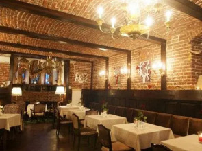 Отель Lion’s Castle