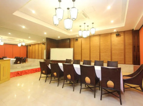 Crown Regency Courtyard Resort