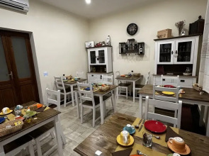 Domo Achenza Guesthouse